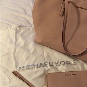 💖Pink Michael Kors Set Large Tote and Wallet💖